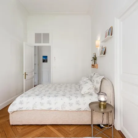 Sumptuous Art Deco - 6 People *